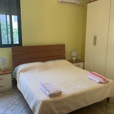 Friends House Bed and Breakfast Tirana Eksteriør billede